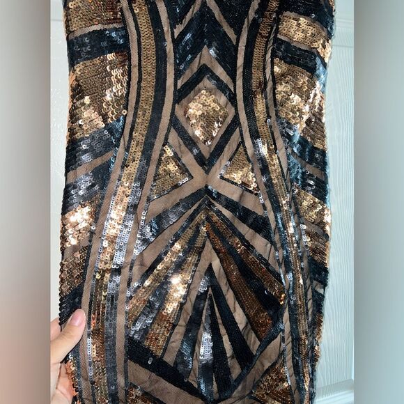 BEBE Black and Gold Sequined & Meshed Festive holiday party Dress Size Small EUC - Picture 5 of 11